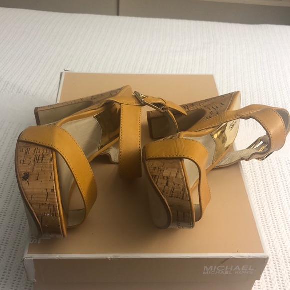 Michael Kors Platform Sandals - Picture 2 of 6